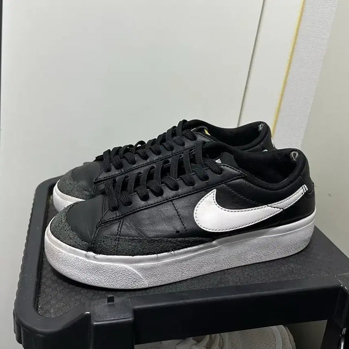 [BUNJANG] Nike Blazer Low 77 Platform Sneakers / 나이키 운동화 235 블레이저 플랫폼 판매합니다