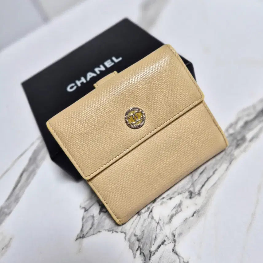 [BUNJANG] Chanel Leather Bifold Wallet / (정품) 샤넬 가죽 반지갑