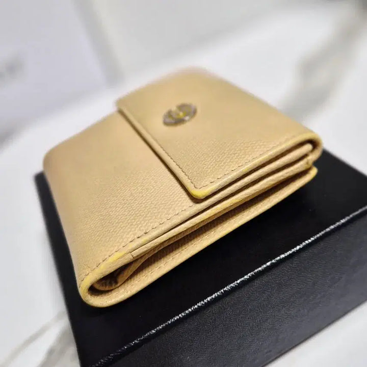 [BUNJANG] Chanel Leather Bifold Wallet / (정품) 샤넬 가죽 반지갑
