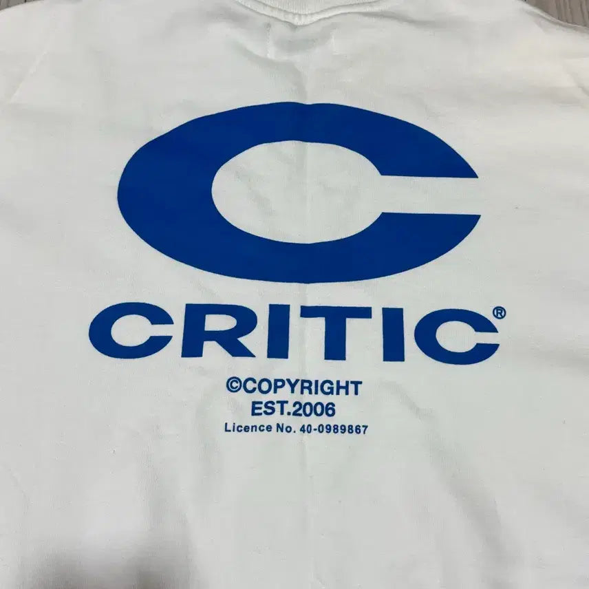 [BUNJANG] Critic Logo White Sweatshirt / 크리틱 맨투맨 xl (기모0)상태a급