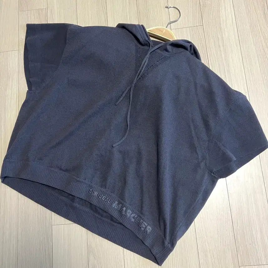 [BUNJANG] System Lettering Embroidered Hoodie Knit Top / 22년 한섬 시스템 SYSTEM 레터링 자수 후드 니트 탑 반팔돌먼 차콜