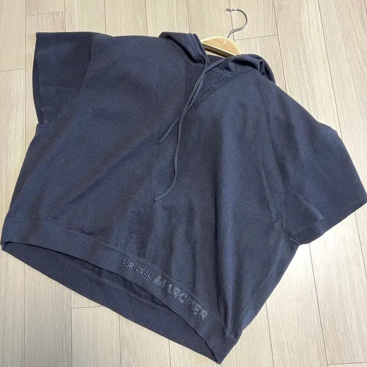 [BUNJANG] System Lettering Embroidered Hoodie Knit Top / 22년 한섬 시스템 SYSTEM 레터링 자수 후드 니트 탑 반팔돌먼 차콜