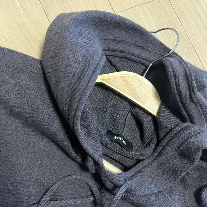 [BUNJANG] System Lettering Embroidered Hoodie Knit Top / 22년 한섬 시스템 SYSTEM 레터링 자수 후드 니트 탑 반팔돌먼 차콜