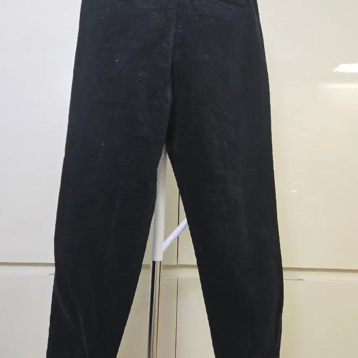 [BUNJANG] ZARA Black Corduroy Jogger Pants / 탄탄재질 고급스러운 라운드티
