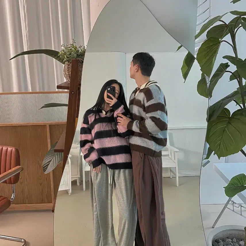 [BUNJANG] Cuddles V-neck Striped Brush Knit Sweater / [당일출고] 카라 브이넥 단가라 브러쉬 니트 커플룩 남녀공용