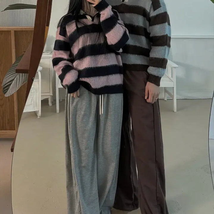 [BUNJANG] Cuddles V-neck Striped Brush Knit Sweater / [당일출고] 카라 브이넥 단가라 브러쉬 니트 커플룩 남녀공용