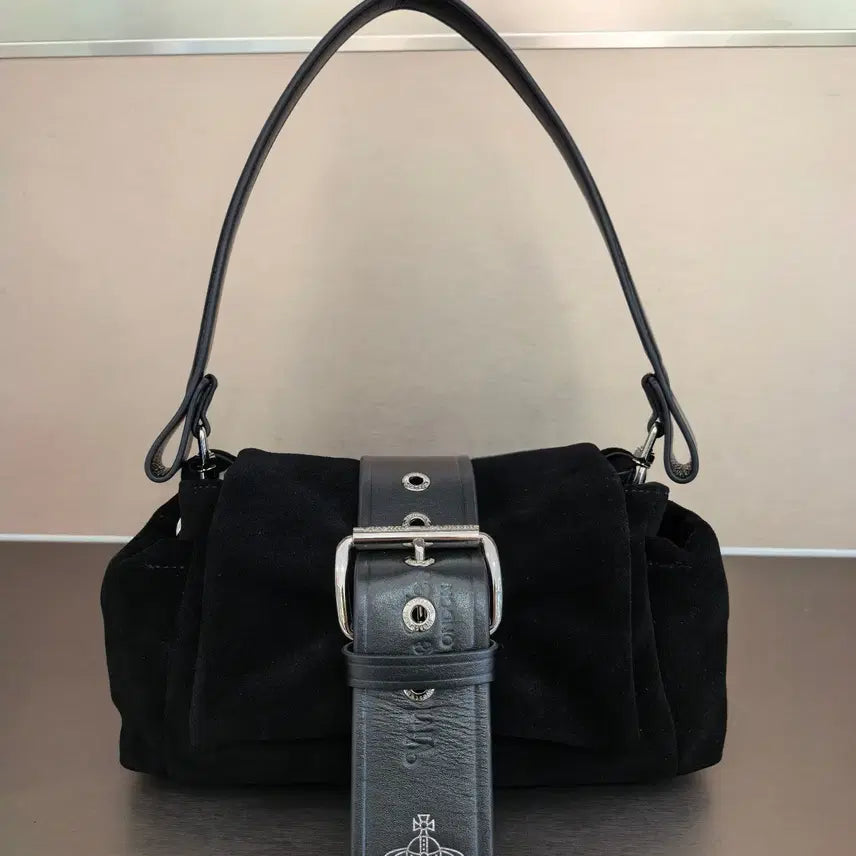 [BUNJANG] Vivienne Westwood Shoulder Bag Crossbody Leather Black / 비비안 웨스트우드 여성 숄더백 크로스백 가죽 스몰로고 여성 체인 블랙