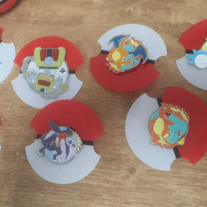 [BUNJANG] Pokemon Charizard and Charmander Set Badges / 포켓몬 랜덤뱃지 100 리자몽 파이리 세트로 판매합니다