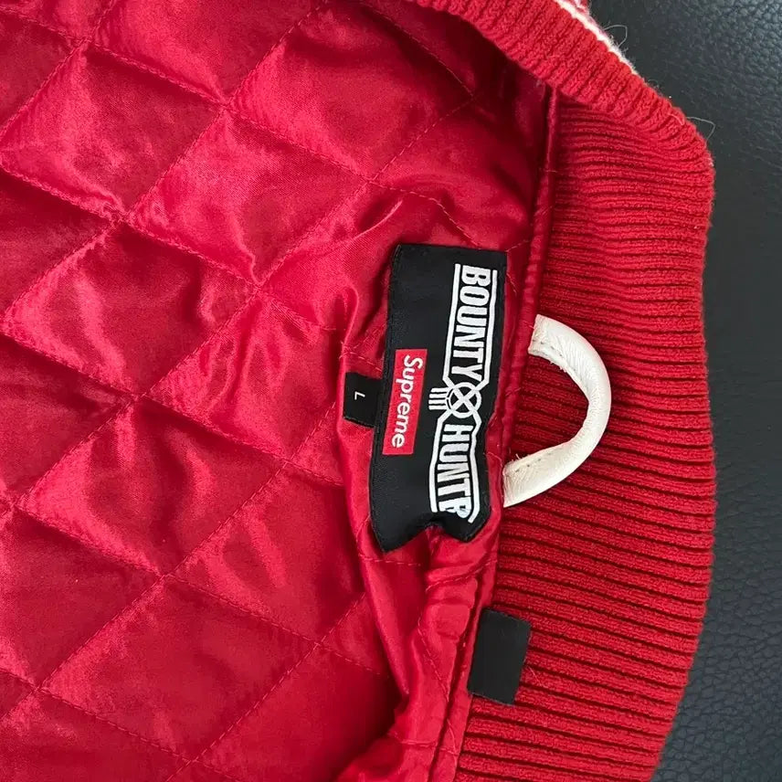 [BUNJANG] Supreme x Bounty Hunter Varsity Jacket Red - 23FW / 슈프림 x 바운티 헌터 바시티 자켓 레드 - 23FW