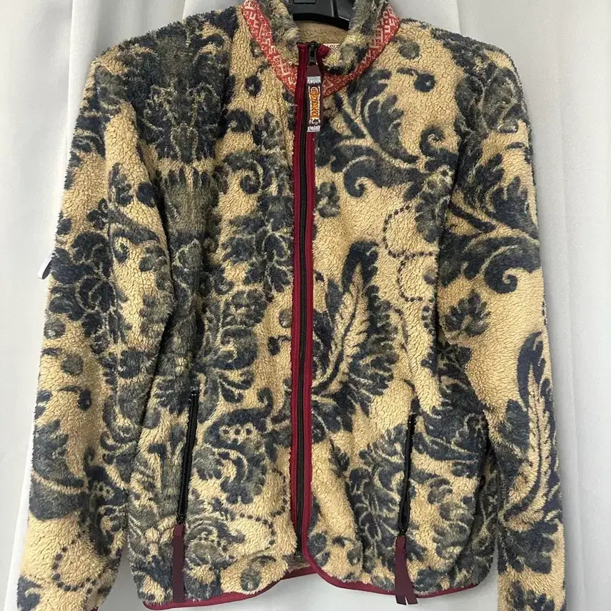 [BUNJANG] Capital Damask Fleece / 캐피탈 다마스크 후리스