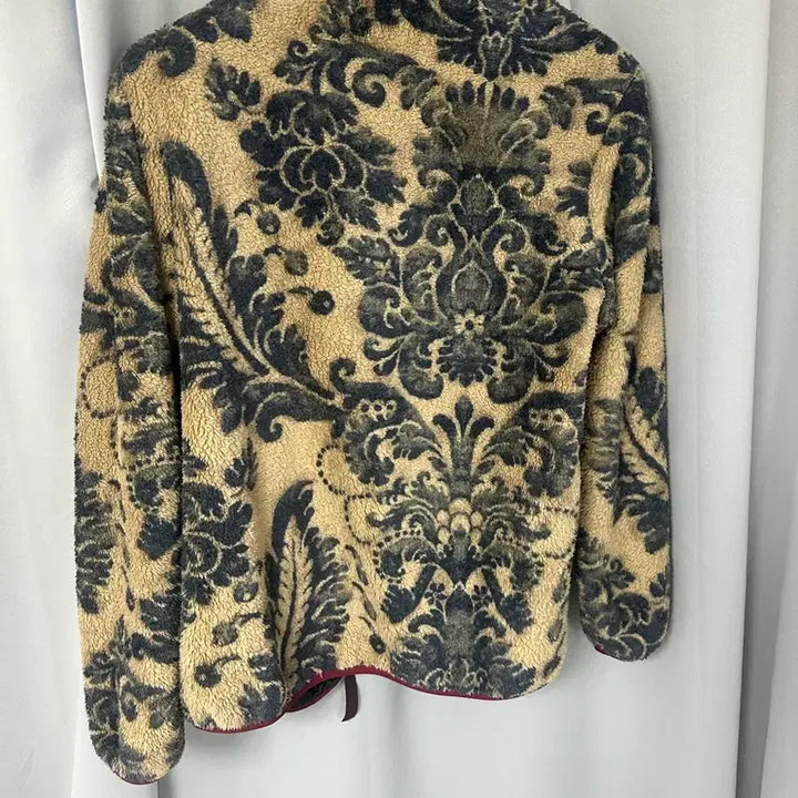 [BUNJANG] Capital Damask Fleece / 캐피탈 다마스크 후리스