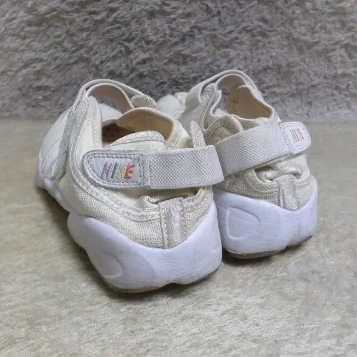 [BUNJANG] Nike Air Rift Summit White Breathe Sneakers (Size 230) / 후루룩구제 230 나이키 에어리프트 써밋화이트 브리드 운동화