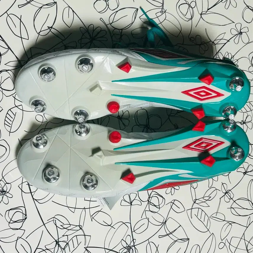 [BUNJANG] Umbro Medusa Pro Soft Ground Soccer Cleats / 엄브로 메두사 프로 소프트그라운드 280