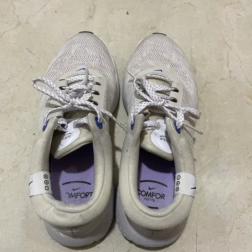 [BUNJANG] Nike Renew Serenity Run Sneakers / 나이키 리뉴 세레니티런 250사이즈