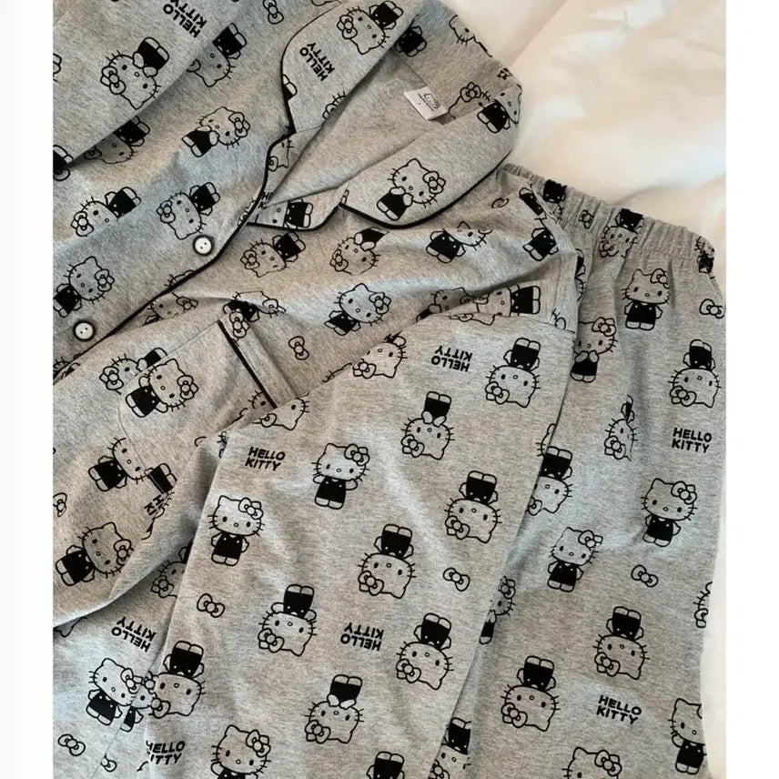 [BUNJANG] Hello Kitty Pajama Set / 키티 캐릭터 긴팔 잠옷 세트