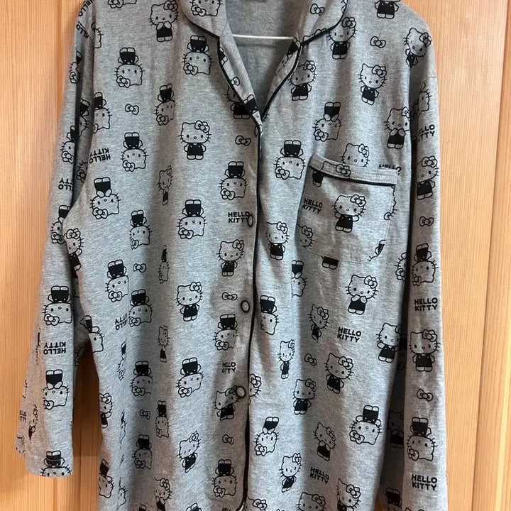 [BUNJANG] Hello Kitty Pajama Set / 키티 캐릭터 긴팔 잠옷 세트