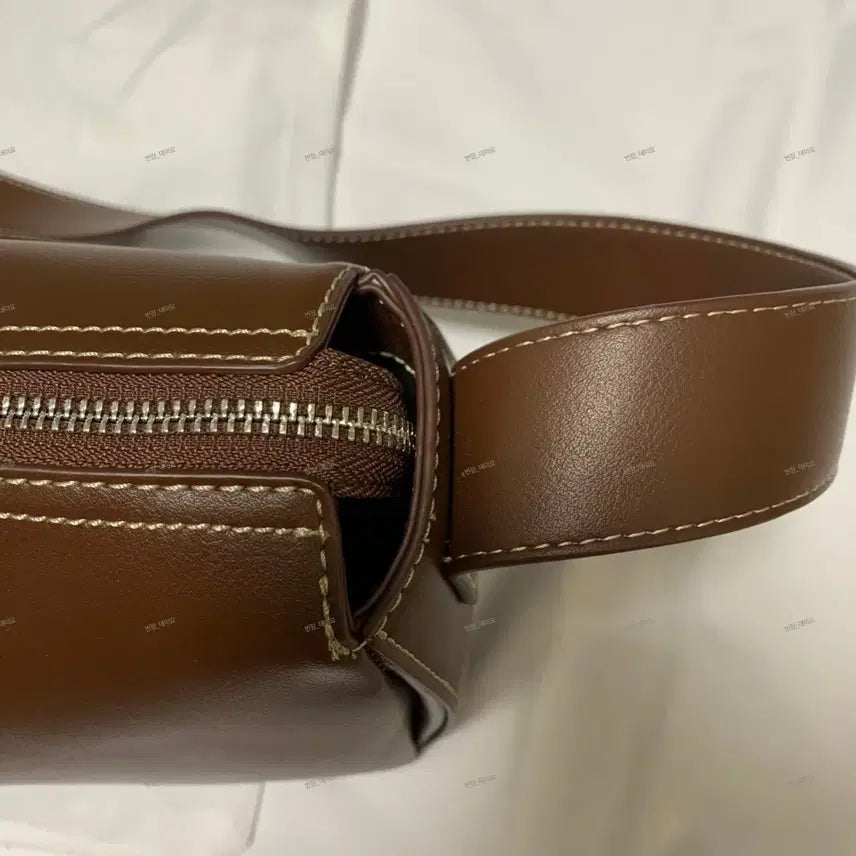 [BUNJANG] Jill by Jill Stuart Bread Medium Shoulder Bag Brown / 질바이질스튜어트 브레드 미디움 숄더백 브라운 크로스백 보부상 가방