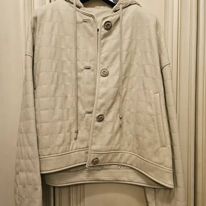 [BUNJANG] Time Ivory Quilted Hooded Jacket / 타임 아이보리 퀼팅 후드 자켓