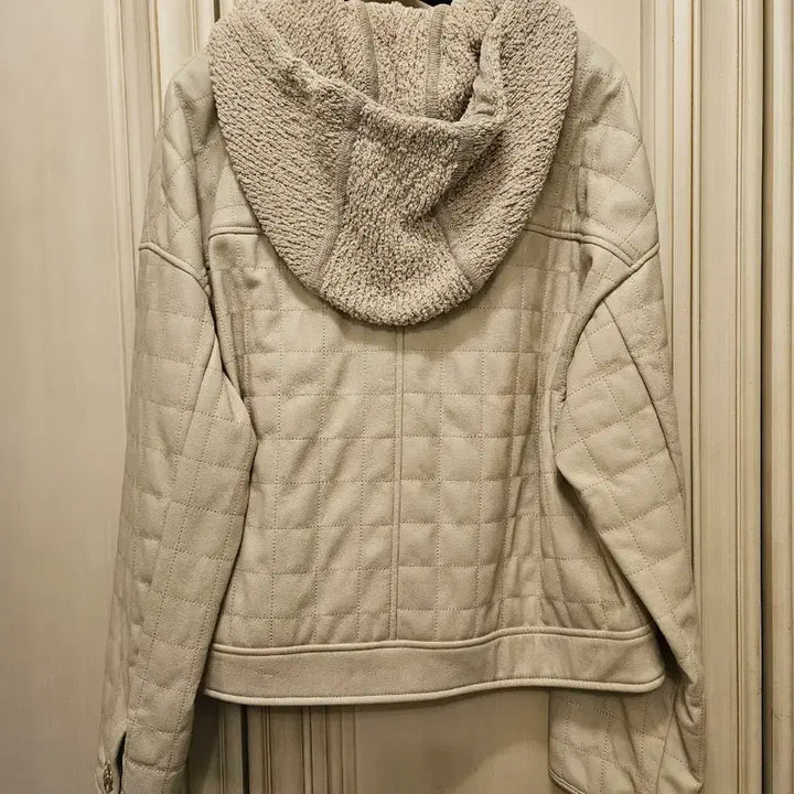 [BUNJANG] Time Ivory Quilted Hooded Jacket / 타임 아이보리 퀼팅 후드 자켓