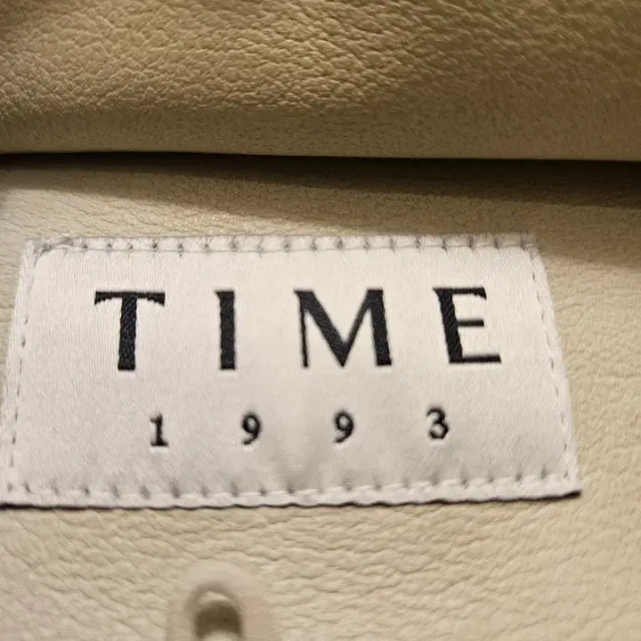 [BUNJANG] Time Ivory Quilted Hooded Jacket / 타임 아이보리 퀼팅 후드 자켓