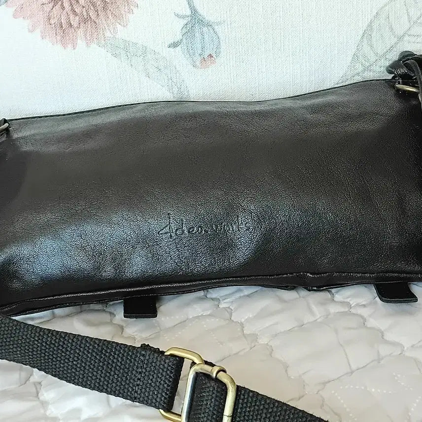 [BUNJANG] 4dea Works Black Leather Crossbody Bag / 포디어웍스 블랙 가죽 크로스백