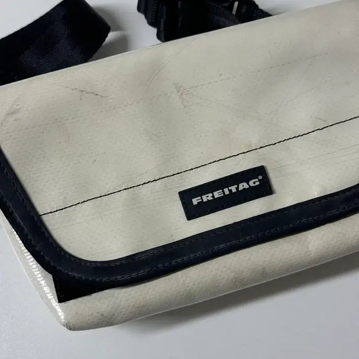 [BUNJANG] Freitag Jamie White Shoulder Bag / 프라이탁 제이미 화이트