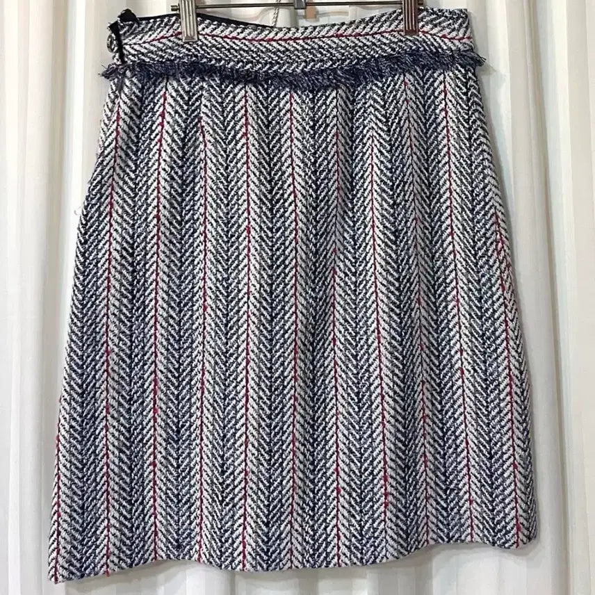 [BUNJANG] Herringbone Tweed Wool Skirt (Size M) / 헤링본 트위드 모직 스커트 거의새것 M