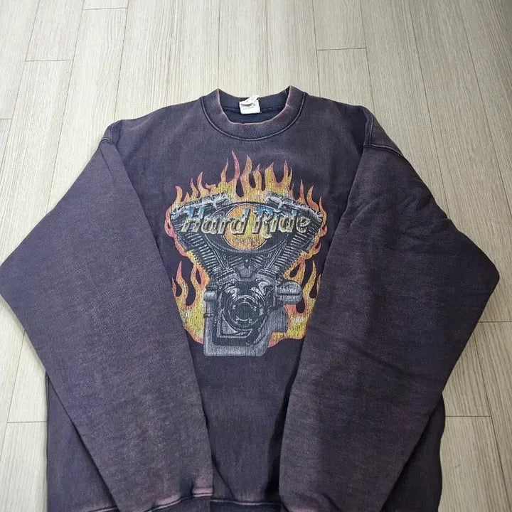 [BUNJANG] Outstanding Washing Sweatshirt (M) / 아웃스탠딩 워싱 스웻셔츠 (M)