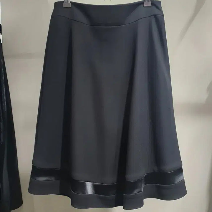 [BUNJANG] Unbranded Midi Skirt 3-Piece Set / 미디  스커트  3종   선택(새상품)