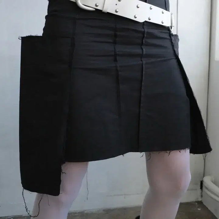 [BUNJANG] Sunjae WING SKIRT IN BLACK M / 순지 WING SKIRT IN BLACK M