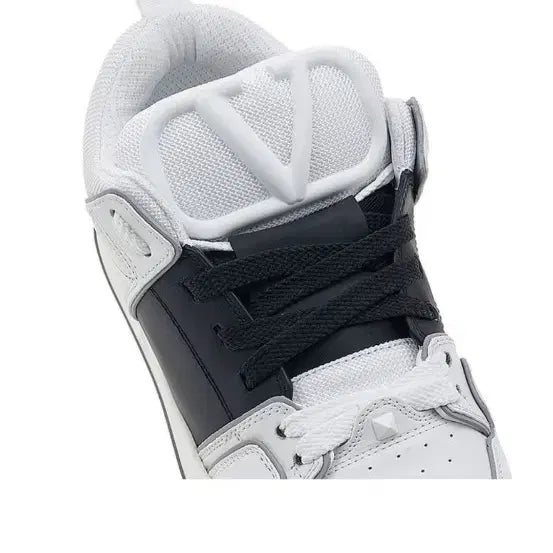 [BUNJANG] Valentino Garavani Open Skate Low-Top Sneakers / 발렌티노[명품]페드로 발렌티노 가라바니 오픈 스케이트 로우탑 스니커즈