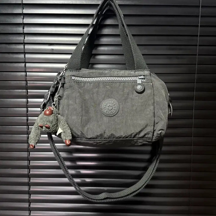 [BUNJANG] Kipling Brown Mini Crossbody Tote Bag with Gorilla Keyring / 키플링 차콜 회색 미니 크로스백 토드백 숄더백 고릴라 인형 키링 갸루