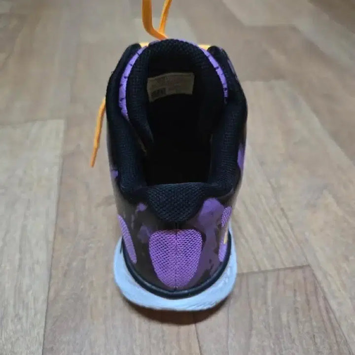 [BUNJANG] Curry 285 Basketball Shoes / 커리 스펀 285 판매합니다.