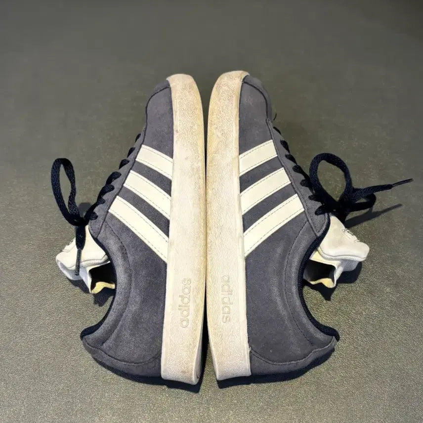 [SOLD OUT] 아디다스 여성 운동화 220사이즈