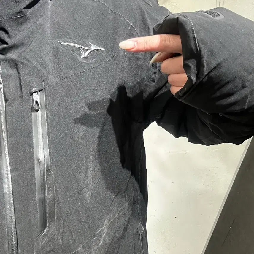 [BUNJANG] Mizuno Black Hooded Padded Jacket L / 미즈노 블랙 후드 패딩 자켓 L