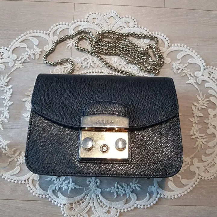 [SOLD OUT] 훌라 메트로폴리스 크로스백