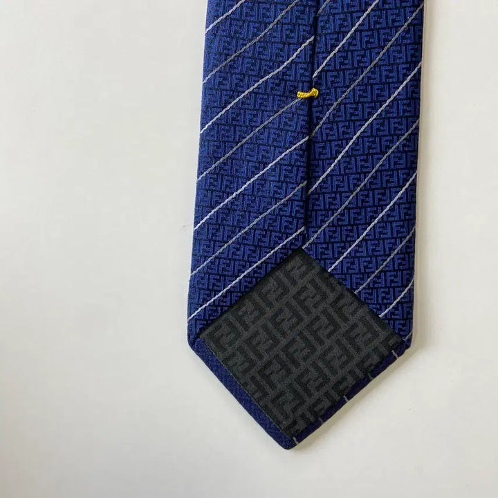 [BUNJANG] FENDI FF Monogram Tie 8.2cm / 펜디 (FENDI) 신형라벨 FF모노그램 정품 명품 넥타이8.2cm