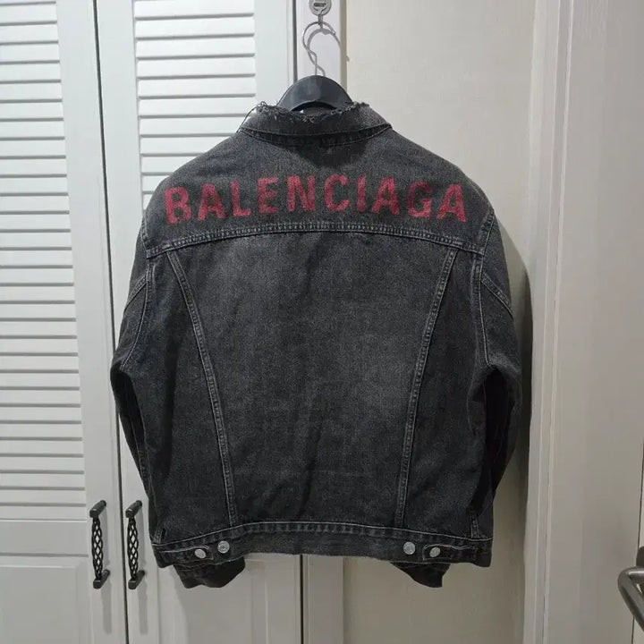 [BUNJANG] Balenciaga Back Logo Black Denim Jacket / 발렌시아가 백로고 흑청데님 자켓 38