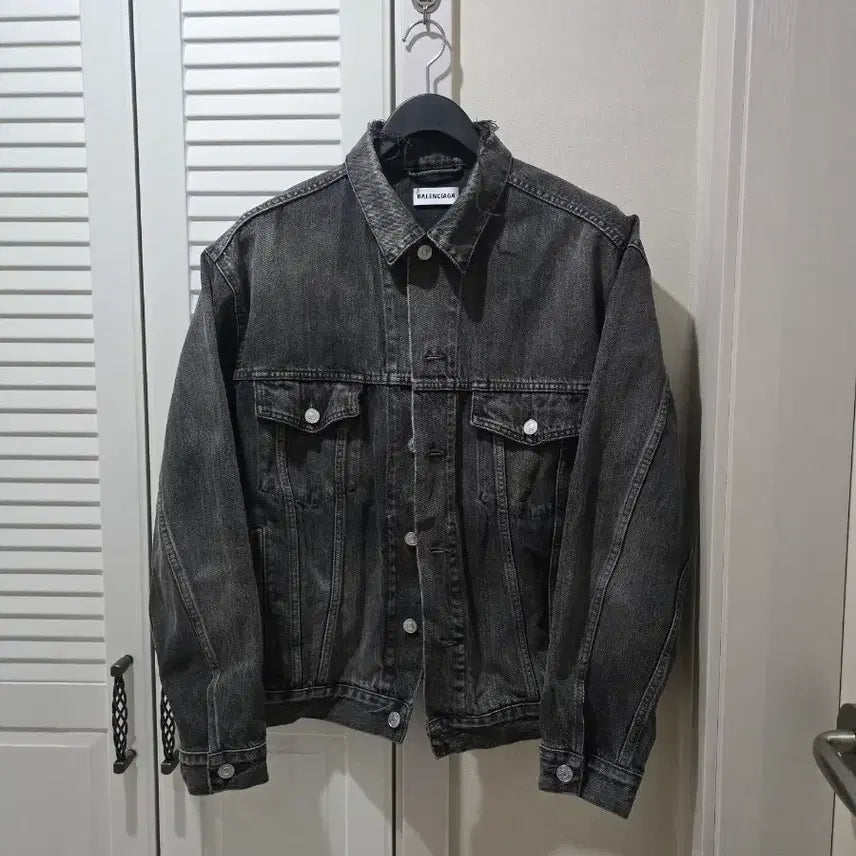 [BUNJANG] Balenciaga Back Logo Black Denim Jacket / 발렌시아가 백로고 흑청데님 자켓 38