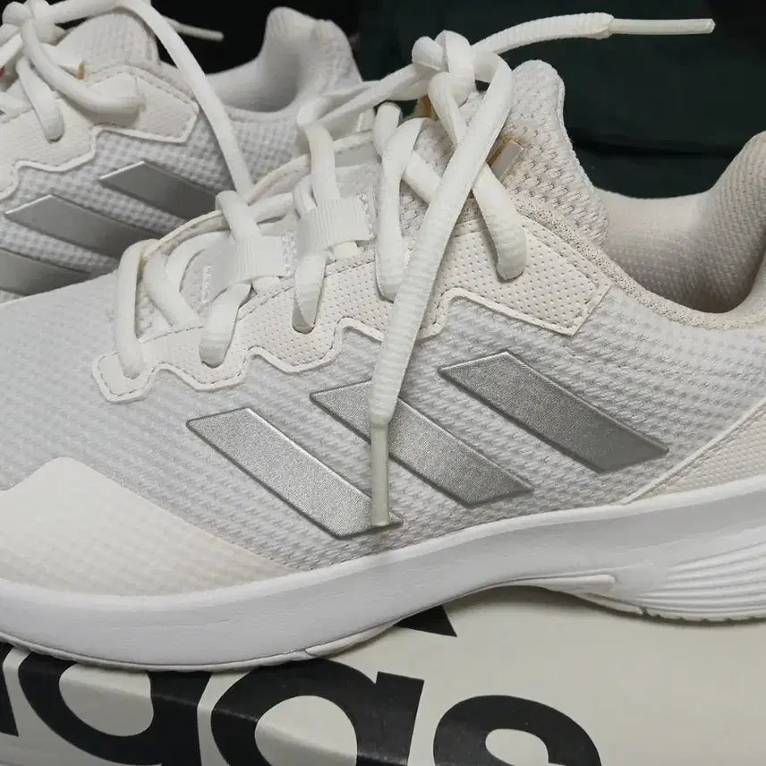 [BUNJANG] Adidas GameCourt 2 Silver (245) / 아디다스 게임코트2 메탈릭 실버 (245)