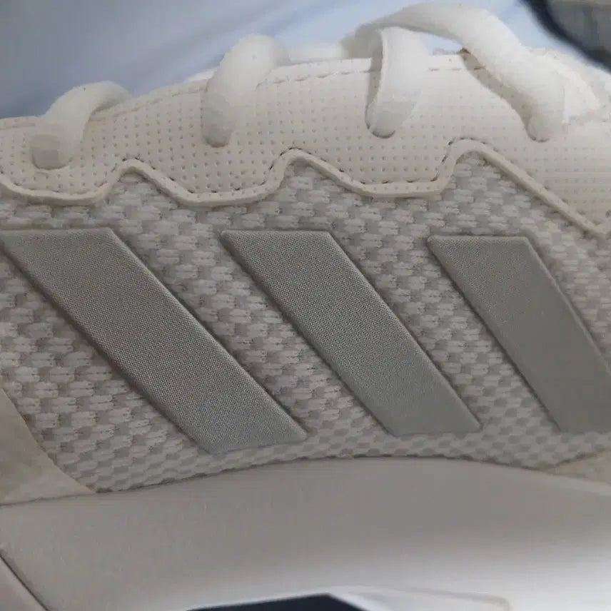 [BUNJANG] Adidas GameCourt 2 Silver (245) / 아디다스 게임코트2 메탈릭 실버 (245)