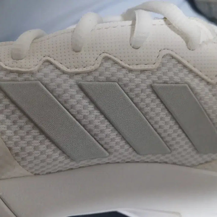 [BUNJANG] Adidas GameCourt 2 Silver (245) / 아디다스 게임코트2 메탈릭 실버 (245)