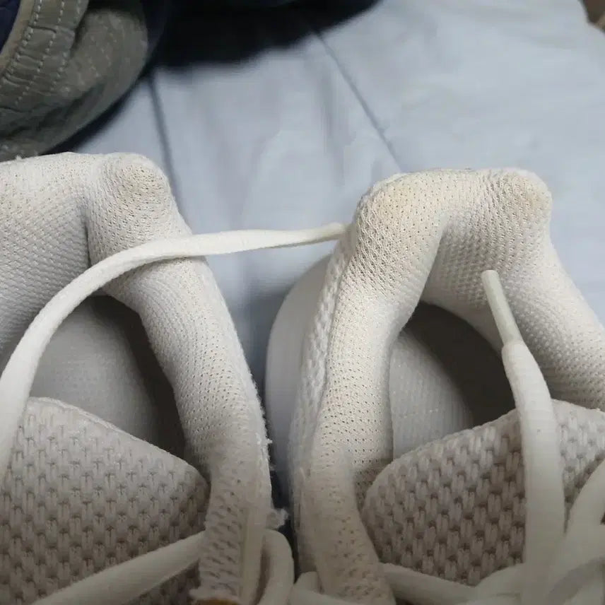 [BUNJANG] Adidas GameCourt 2 Silver (245) / 아디다스 게임코트2 메탈릭 실버 (245)