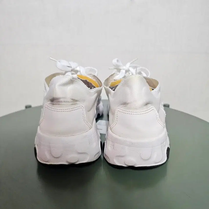 [BUNJANG] Nike Renew Lucent White Sneakers / 275나이키 리뉴 루센트 화이트 운동화 192