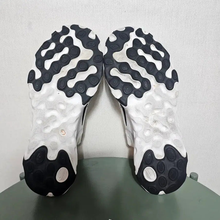 [BUNJANG] Nike Renew Lucent White Sneakers / 275나이키 리뉴 루센트 화이트 운동화 192