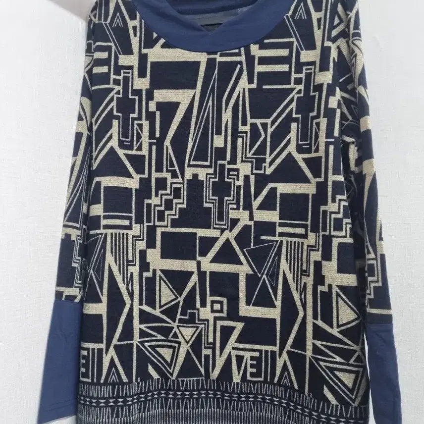 [BUNJANG] Geometric Pattern Long Sleeve T-shirt / 기하학 패턴 긴팔 티셔츠 새상품