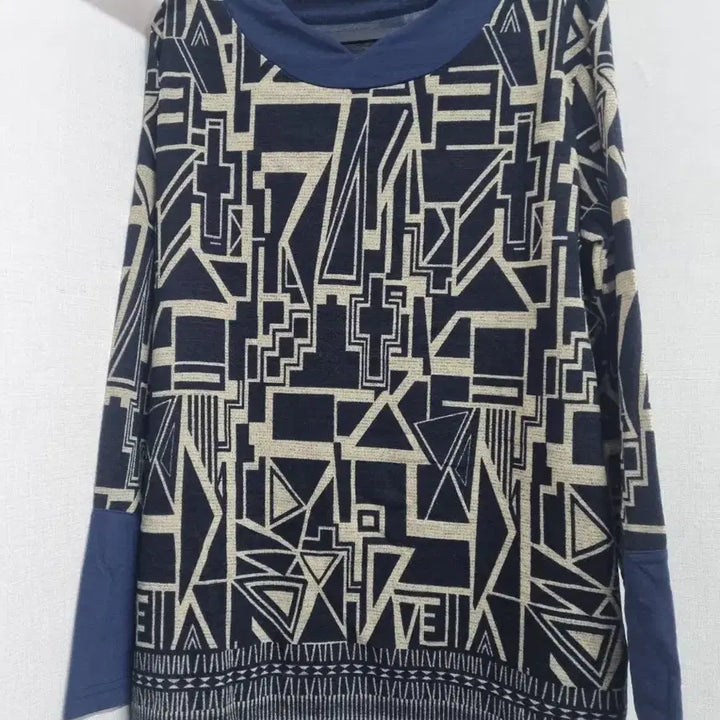 [BUNJANG] Geometric Pattern Long Sleeve T-shirt / 기하학 패턴 긴팔 티셔츠 새상품