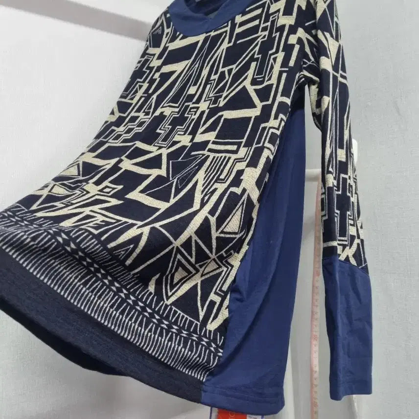 [BUNJANG] Geometric Pattern Long Sleeve T-shirt / 기하학 패턴 긴팔 티셔츠 새상품