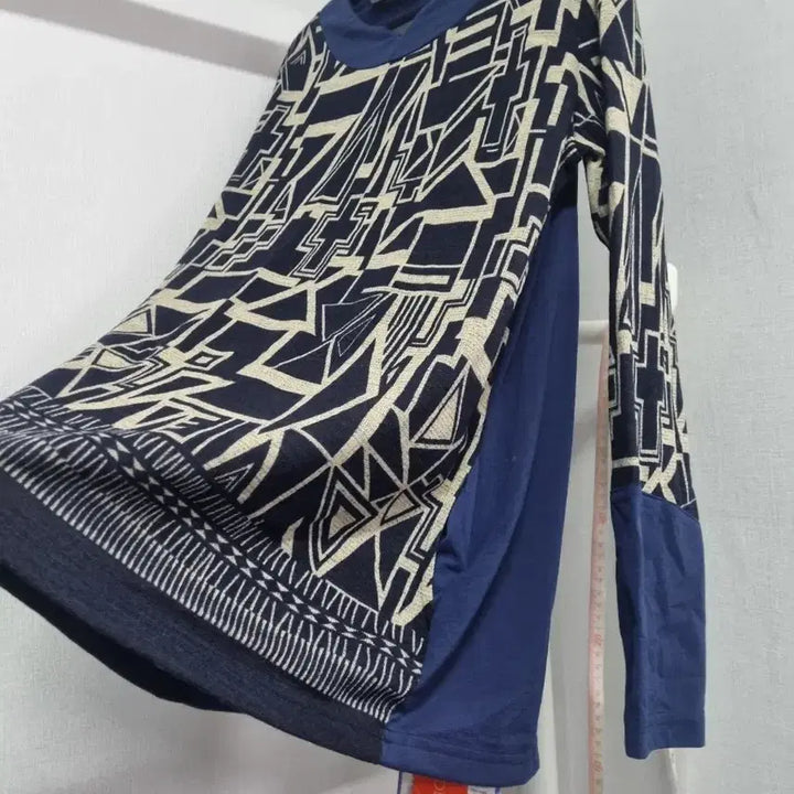 [BUNJANG] Geometric Pattern Long Sleeve T-shirt / 기하학 패턴 긴팔 티셔츠 새상품