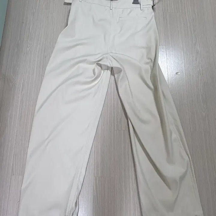 [BUNJANG] Partimento Wide Adjust Two-Tuck Slacks Beige / 파르티멘토 와이드 어드저스트 투턱 슬랙스 베이지